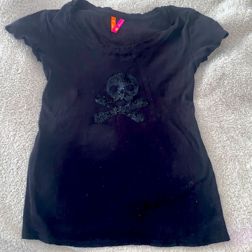 Black sequined skull tee shirt